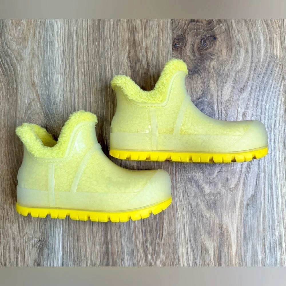 UGG RAINCLOUD Canary CLEAR WATERPROOF RUBBER 1132070 Women’s Size 6 EUC